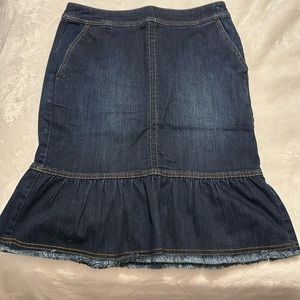 Brand new Ann Taylor jean skirt with pockets